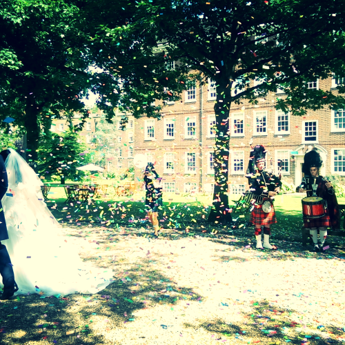 confetti throw on wedding couple